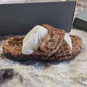 Vionic Relax Giraffe, Brown Slip On